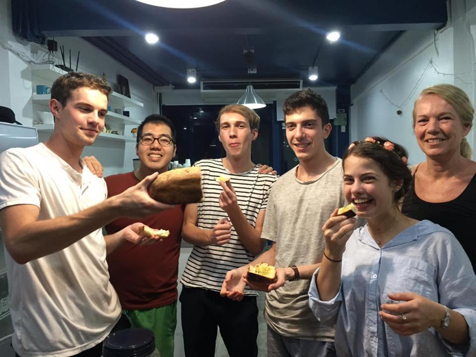 Local Time Bangkok Hostel&Cafe Esterno foto